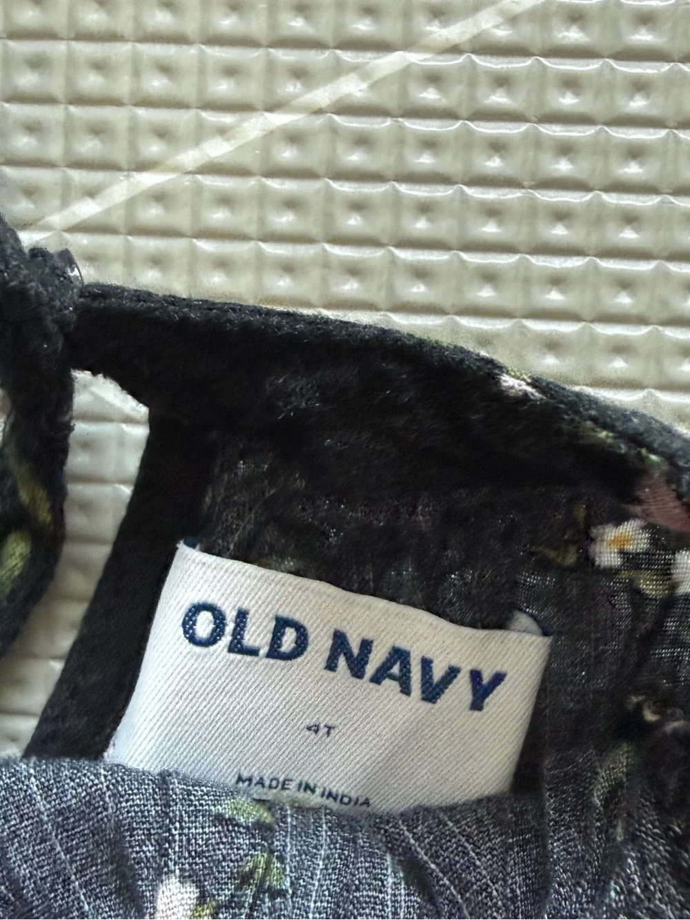 Old Navy|Baby girl/toddler dark Florals Kids Dress with Yellow Blooms•••size 4T